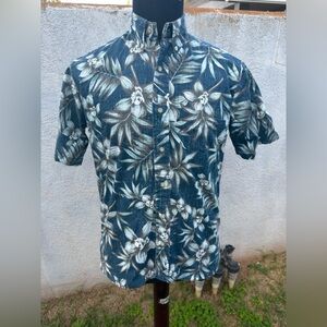PreOwned Reyn Spooner Classic Multicolored Hawaiian Print Full Button Men's XS